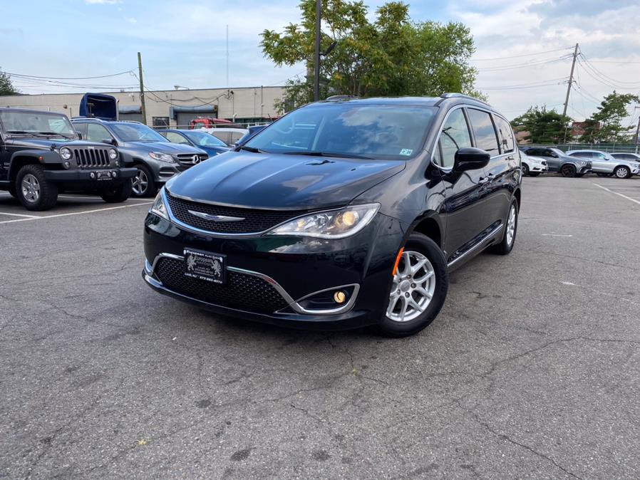 2020 Chrysler Pacifica Touring L FWD, available for sale in Lodi, New Jersey | European Auto Expo. Lodi, New Jersey