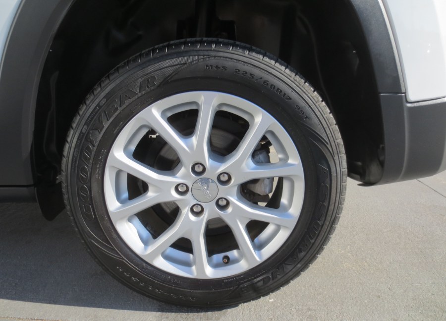 Used Jeep Cherokee FWD 4dr Latitude 2016 | Auto Max Of Santa Ana. Santa Ana, California Used Jeep Cherokee FWD 4dr Latitude 2016 | Auto Max Of Santa Ana. Santa Ana, California