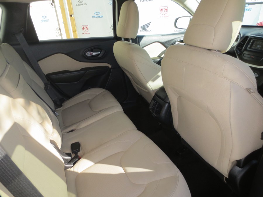 Used Jeep Cherokee FWD 4dr Latitude 2016 | Auto Max Of Santa Ana. Santa Ana, California Used Jeep Cherokee FWD 4dr Latitude 2016 | Auto Max Of Santa Ana. Santa Ana, California