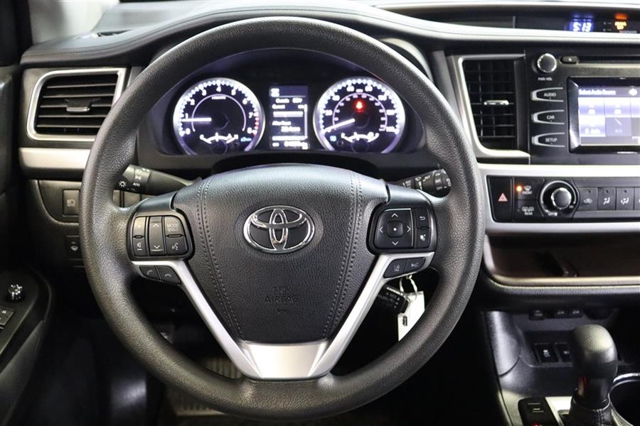 Used Toyota Highlander LE 2019 | Fast Track Motors. Paterson, New Jersey Used Toyota Highlander LE 2019 | Fast Track Motors. Paterson, New Jersey