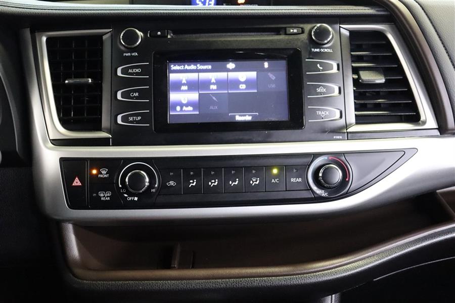 Used Toyota Highlander LE 2019 | Fast Track Motors. Paterson, New Jersey Used Toyota Highlander LE 2019 | Fast Track Motors. Paterson, New Jersey
