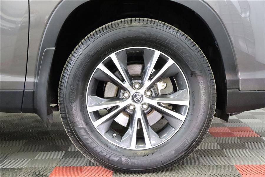 Used Toyota Highlander LE 2019 | Fast Track Motors. Paterson, New Jersey Used Toyota Highlander LE 2019 | Fast Track Motors. Paterson, New Jersey