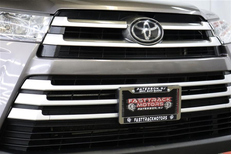 Used Toyota Highlander LE 2019 | Fast Track Motors. Paterson, New Jersey Used Toyota Highlander LE 2019 | Fast Track Motors. Paterson, New Jersey