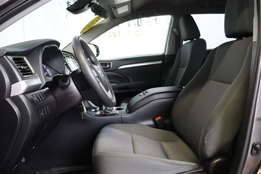 Used Toyota Highlander LE 2019 | Fast Track Motors. Paterson, New Jersey Used Toyota Highlander LE 2019 | Fast Track Motors. Paterson, New Jersey
