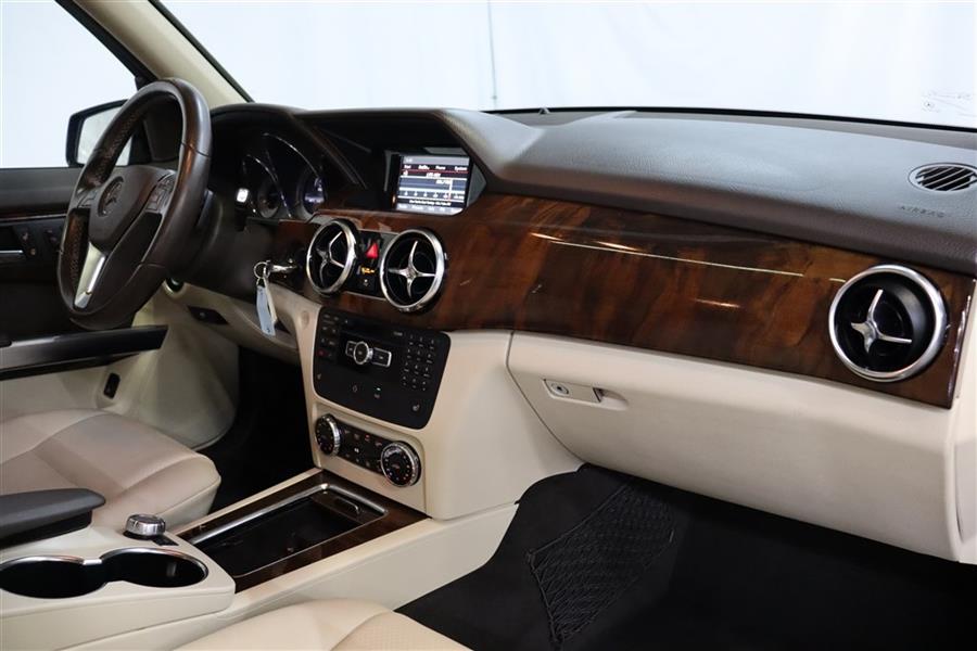 2013 Mercedes-benz Glk 350 4MATIC, available for sale in Paterson, New Jersey | Fast Track Motors. Paterson, New Jersey 2013 Mercedes-benz Glk 350 4MATIC, available for sale in Paterson, New Jersey | Fast Track Motors. Paterson, New Jersey