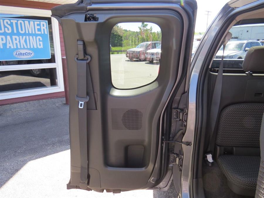 Used Nissan Frontier SV V6 4x4 4dr King Cab 6.1 ft. SB Pickup 5A 2016 | Lake City Exports Inc. Auburn, Maine Used Nissan Frontier SV V6 4x4 4dr King Cab 6.1 ft. SB Pickup 5A 2016 | Lake City Exports Inc. Auburn, Maine