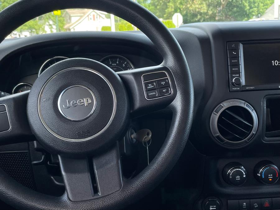 Used Jeep Wrangler Unlimited 4WD 4dr Sport 2014 | Malkoon Motors. Agawam, Massachusetts Used Jeep Wrangler Unlimited 4WD 4dr Sport 2014 | Malkoon Motors. Agawam, Massachusetts