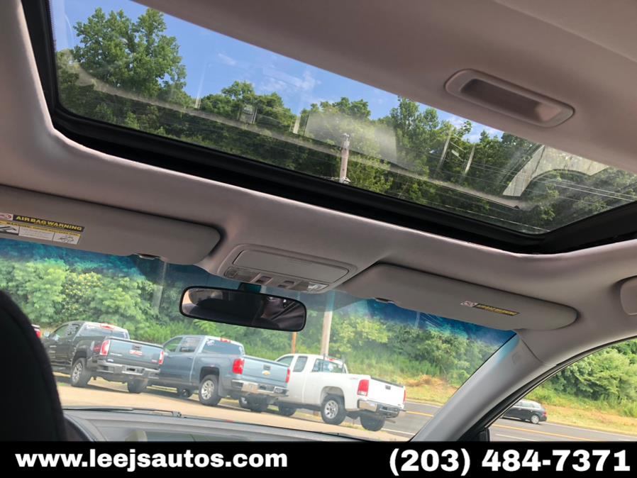 Used Honda CR-V 4WD 5dr EX 2011 | LeeJ's Auto Sales & Service. North Branford, Connecticut Used Honda CR-V 4WD 5dr EX 2011 | LeeJ's Auto Sales & Service. North Branford, Connecticut