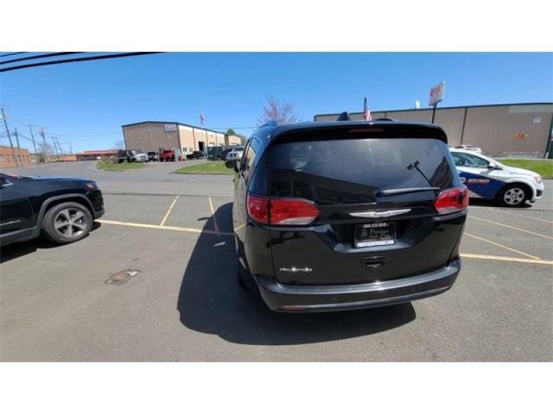 2018 Chrysler Pacifica Touring L, available for sale in New Britain, Connecticut | Prestige Auto Cars LLC. New Britain, Connecticut 2018 Chrysler Pacifica Touring L, available for sale in New Britain, Connecticut | Prestige Auto Cars LLC. New Britain, Connecticut