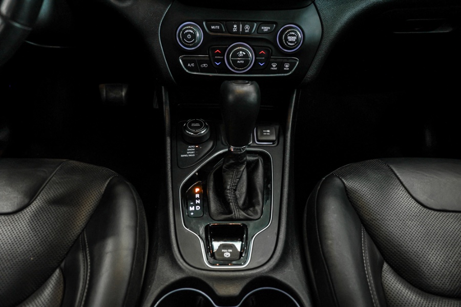 2019 Jeep Cherokee Limited 4x4, available for sale in Franklin Square, New York | Luxury Motor Club. Franklin Square, New York 2019 Jeep Cherokee Limited 4x4, available for sale in Franklin Square, New York | Luxury Motor Club. Franklin Square, New York