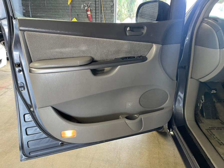 2006 Toyota Sienna 5dr CE FWD 7-Passenger (Natl), available for sale in Garden Grove, California | U Save Auto Auction. Garden Grove, California 2006 Toyota Sienna 5dr CE FWD 7-Passenger (Natl), available for sale in Garden Grove, California | U Save Auto Auction. Garden Grove, California