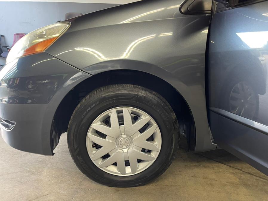 2006 Toyota Sienna 5dr CE FWD 7-Passenger (Natl), available for sale in Garden Grove, California | U Save Auto Auction. Garden Grove, California 2006 Toyota Sienna 5dr CE FWD 7-Passenger (Natl), available for sale in Garden Grove, California | U Save Auto Auction. Garden Grove, California