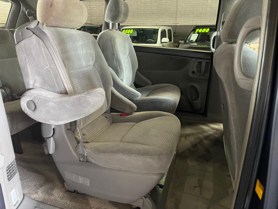 2006 Toyota Sienna 5dr CE FWD 7-Passenger (Natl), available for sale in Garden Grove, California | U Save Auto Auction. Garden Grove, California 2006 Toyota Sienna 5dr CE FWD 7-Passenger (Natl), available for sale in Garden Grove, California | U Save Auto Auction. Garden Grove, California