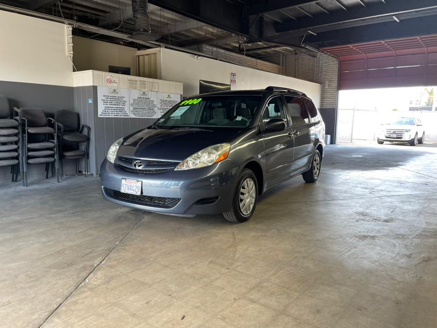 2006 Toyota Sienna 5dr CE FWD 7-Passenger (Natl), available for sale in Garden Grove, California | U Save Auto Auction. Garden Grove, California 2006 Toyota Sienna 5dr CE FWD 7-Passenger (Natl), available for sale in Garden Grove, California | U Save Auto Auction. Garden Grove, California