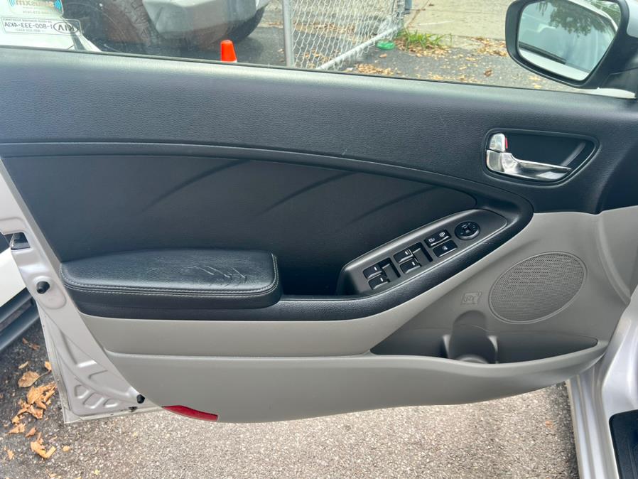 Used Kia Forte 4dr Sdn Auto LX 2015 | Advanced Auto Mall. Bronx, New York Used Kia Forte 4dr Sdn Auto LX 2015 | Advanced Auto Mall. Bronx, New York