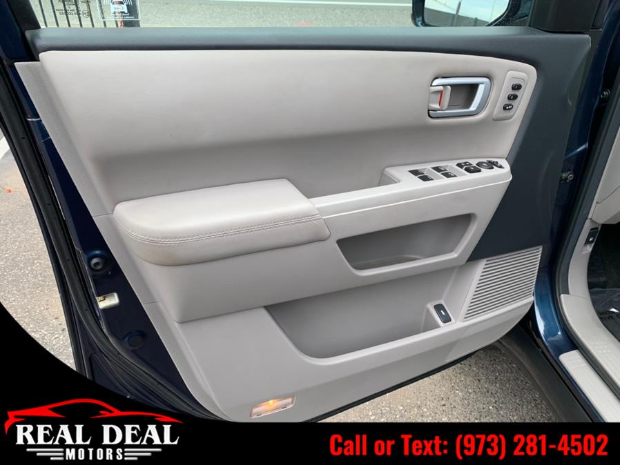 Used Honda Pilot 4WD 4dr Touring w/RES & Navi 2010 | Real Deal Motors. Lodi, New Jersey Used Honda Pilot 4WD 4dr Touring w/RES & Navi 2010 | Real Deal Motors. Lodi, New Jersey
