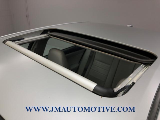 2015 Toyota Camry 4dr Sdn I4 Auto XLE, available for sale in Naugatuck, Connecticut | J&M Automotive Sls&Svc LLC. Naugatuck, Connecticut 2015 Toyota Camry 4dr Sdn I4 Auto XLE, available for sale in Naugatuck, Connecticut | J&M Automotive Sls&Svc LLC. Naugatuck, Connecticut