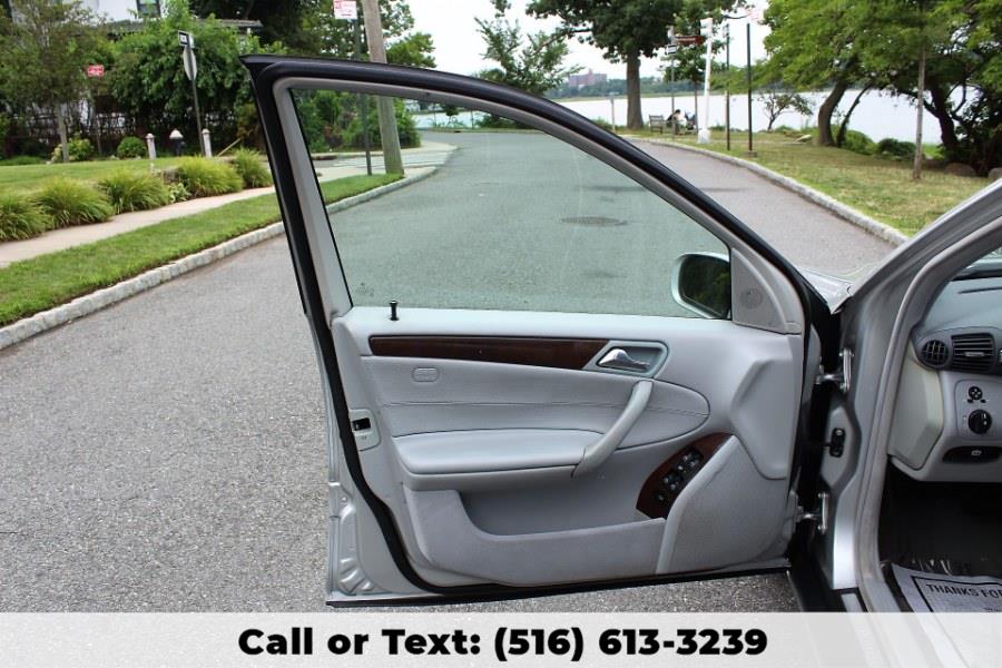 2003 Mercedes-Benz C-Class 4dr Sdn 2.6L, available for sale in Great Neck, New York | Great Neck Car Buyers & Sellers. Great Neck, New York 2003 Mercedes-Benz C-Class 4dr Sdn 2.6L, available for sale in Great Neck, New York | Great Neck Car Buyers & Sellers. Great Neck, New York