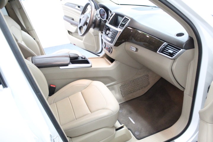2015 Mercedes-Benz M-Class 4MATIC 4dr ML350, available for sale in Plainville, Connecticut | New England Auto Sales LLC. Plainville, Connecticut 2015 Mercedes-Benz M-Class 4MATIC 4dr ML350, available for sale in Plainville, Connecticut | New England Auto Sales LLC. Plainville, Connecticut