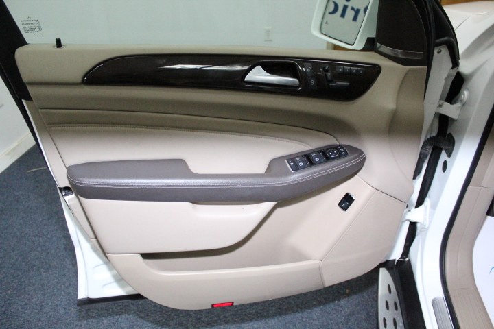 2015 Mercedes-Benz M-Class 4MATIC 4dr ML350, available for sale in Plainville, Connecticut | New England Auto Sales LLC. Plainville, Connecticut 2015 Mercedes-Benz M-Class 4MATIC 4dr ML350, available for sale in Plainville, Connecticut | New England Auto Sales LLC. Plainville, Connecticut