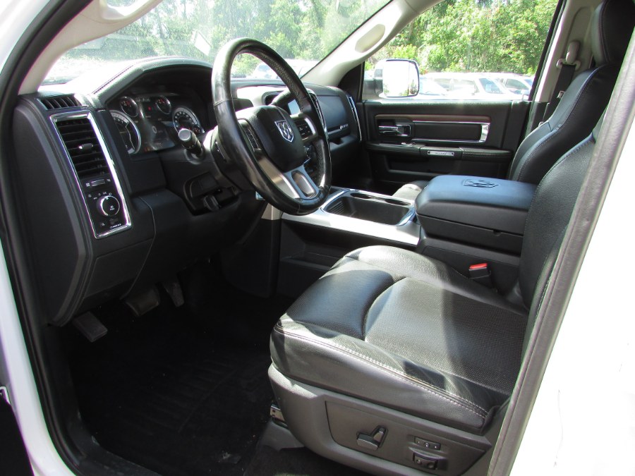 Used Ram 2500 4WD Crew Cab 149" Laramie 2016 | United Auto Sales of E Windsor, Inc. East Windsor, Connecticut Used Ram 2500 4WD Crew Cab 149" Laramie 2016 | United Auto Sales of E Windsor, Inc. East Windsor, Connecticut