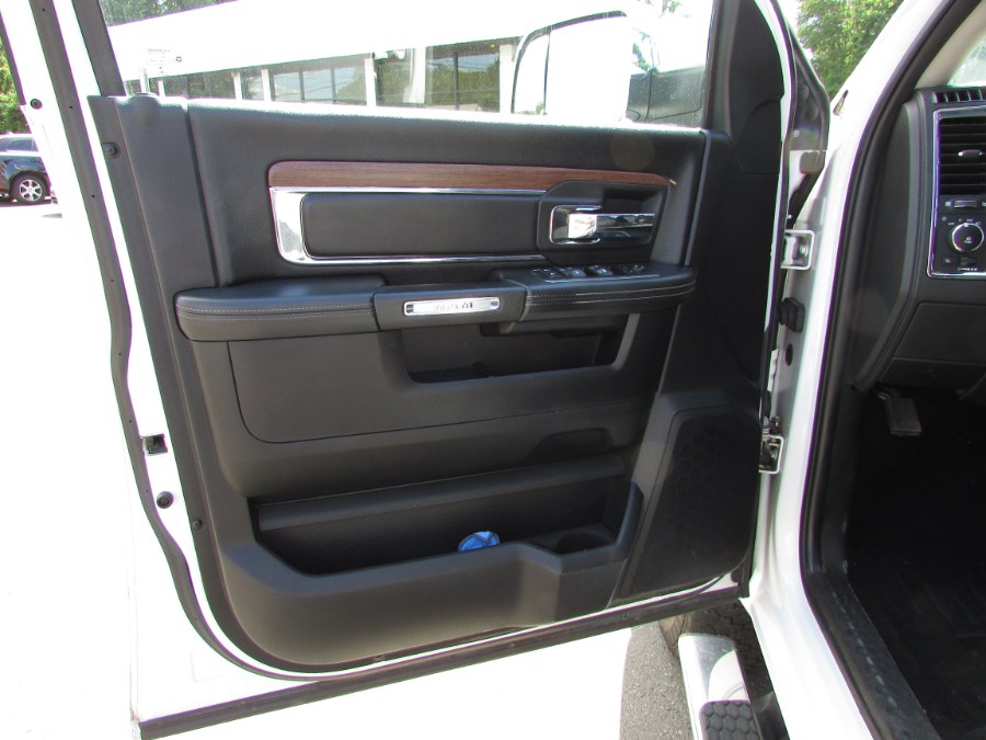 Used Ram 2500 4WD Crew Cab 149" Laramie 2016 | United Auto Sales of E Windsor, Inc. East Windsor, Connecticut Used Ram 2500 4WD Crew Cab 149" Laramie 2016 | United Auto Sales of E Windsor, Inc. East Windsor, Connecticut