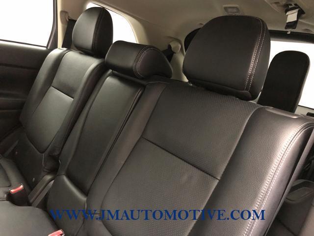 Used Mitsubishi Outlander 4WD 4dr SE 2014 | J&M Automotive Sls&Svc LLC. Naugatuck, Connecticut Used Mitsubishi Outlander 4WD 4dr SE 2014 | J&M Automotive Sls&Svc LLC. Naugatuck, Connecticut