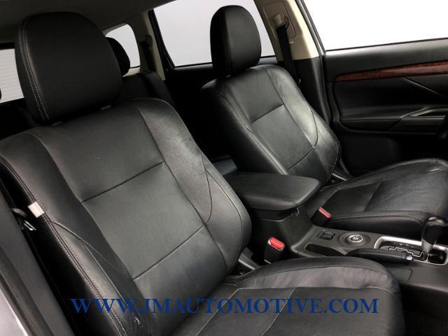 Used Mitsubishi Outlander 4WD 4dr SE 2014 | J&M Automotive Sls&Svc LLC. Naugatuck, Connecticut Used Mitsubishi Outlander 4WD 4dr SE 2014 | J&M Automotive Sls&Svc LLC. Naugatuck, Connecticut