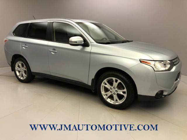 Used Mitsubishi Outlander 4WD 4dr SE 2014 | J&M Automotive Sls&Svc LLC. Naugatuck, Connecticut Used Mitsubishi Outlander 4WD 4dr SE 2014 | J&M Automotive Sls&Svc LLC. Naugatuck, Connecticut