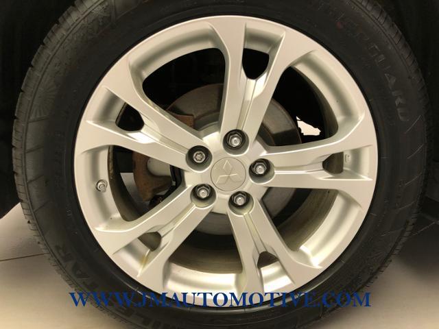 Used Mitsubishi Outlander 4WD 4dr SE 2014 | J&M Automotive Sls&Svc LLC. Naugatuck, Connecticut Used Mitsubishi Outlander 4WD 4dr SE 2014 | J&M Automotive Sls&Svc LLC. Naugatuck, Connecticut