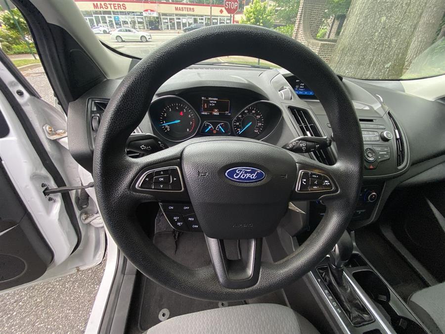 Used Ford Escape SE 4dr SUV 2018 | Camy Cars. Great Neck, New York Used Ford Escape SE 4dr SUV 2018 | Camy Cars. Great Neck, New York