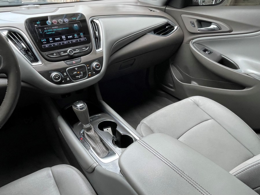 Used Chevrolet Malibu 4dr Sdn LT w/1LT 2017 | Green Light Auto. Corona, California Used Chevrolet Malibu 4dr Sdn LT w/1LT 2017 | Green Light Auto. Corona, California
