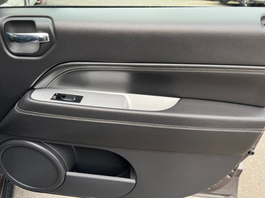 Used Jeep Compass 4WD 4dr High Altitude Edition 2016 | Bristol Auto Center LLC. Bristol, Connecticut Used Jeep Compass 4WD 4dr High Altitude Edition 2016 | Bristol Auto Center LLC. Bristol, Connecticut