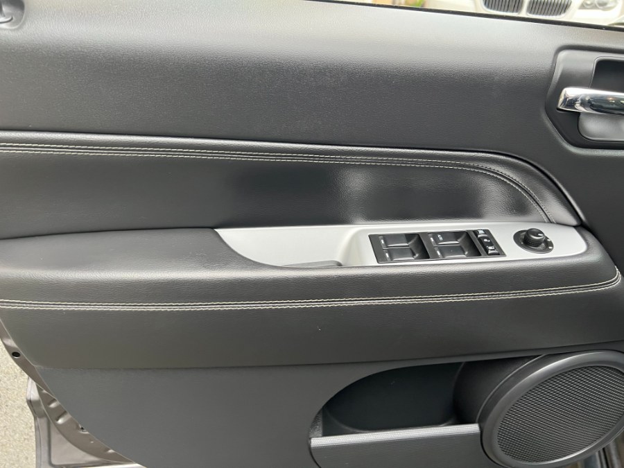 Used Jeep Compass 4WD 4dr High Altitude Edition 2016 | Bristol Auto Center LLC. Bristol, Connecticut Used Jeep Compass 4WD 4dr High Altitude Edition 2016 | Bristol Auto Center LLC. Bristol, Connecticut