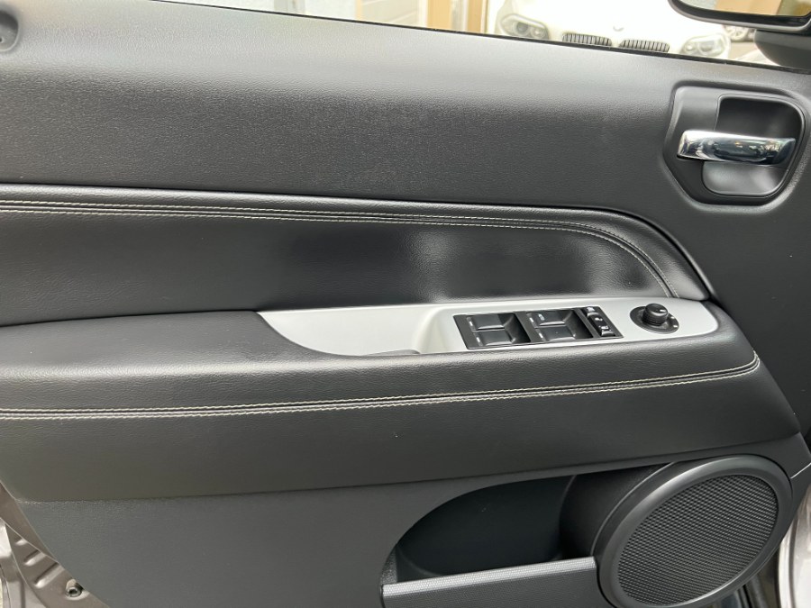 Used Jeep Compass 4WD 4dr High Altitude Edition 2016 | Bristol Auto Center LLC. Bristol, Connecticut Used Jeep Compass 4WD 4dr High Altitude Edition 2016 | Bristol Auto Center LLC. Bristol, Connecticut