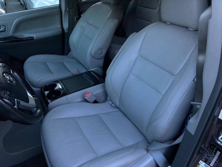 2015 Toyota Sienna 5dr 7-Pass Van XLE Premium AWD (Natl), available for sale in Brooklyn, New York | Carsbuck Inc.. Brooklyn, New York 2015 Toyota Sienna 5dr 7-Pass Van XLE Premium AWD (Natl), available for sale in Brooklyn, New York | Carsbuck Inc.. Brooklyn, New York