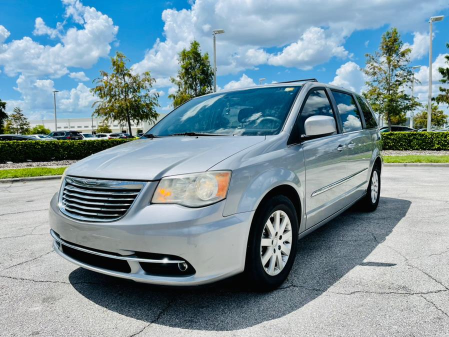 Used Chrysler Town & Country 4dr Wgn Touring 2013 | 2 Car Pros. Orlando, Florida