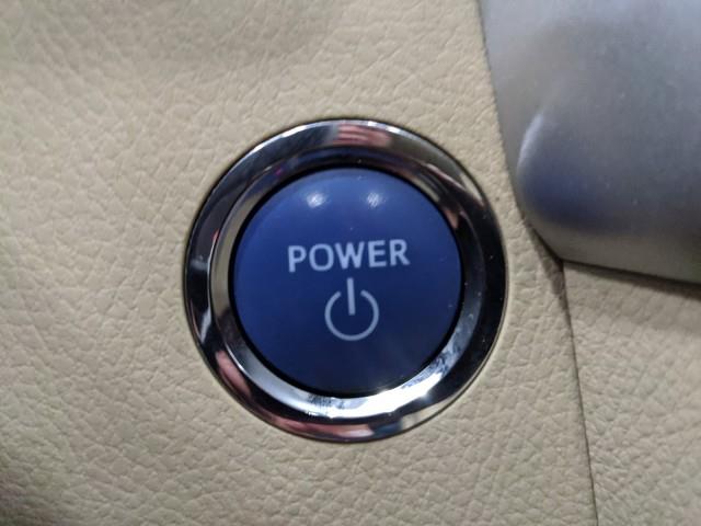 2019 Toyota Highlander Hybrid XLE AWD w/ Navi & rearCam, available for sale in Maple Shade, New Jersey | Car Revolution. Maple Shade, New Jersey 2019 Toyota Highlander Hybrid XLE AWD w/ Navi & rearCam, available for sale in Maple Shade, New Jersey | Car Revolution. Maple Shade, New Jersey