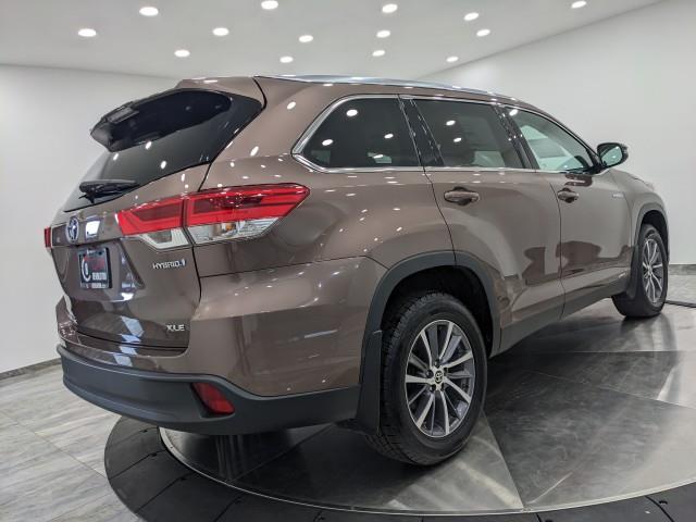 2019 Toyota Highlander Hybrid XLE AWD w/ Navi & rearCam, available for sale in Maple Shade, New Jersey | Car Revolution. Maple Shade, New Jersey 2019 Toyota Highlander Hybrid XLE AWD w/ Navi & rearCam, available for sale in Maple Shade, New Jersey | Car Revolution. Maple Shade, New Jersey