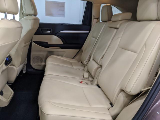 2019 Toyota Highlander Hybrid XLE AWD w/ Navi & rearCam, available for sale in Maple Shade, New Jersey | Car Revolution. Maple Shade, New Jersey 2019 Toyota Highlander Hybrid XLE AWD w/ Navi & rearCam, available for sale in Maple Shade, New Jersey | Car Revolution. Maple Shade, New Jersey
