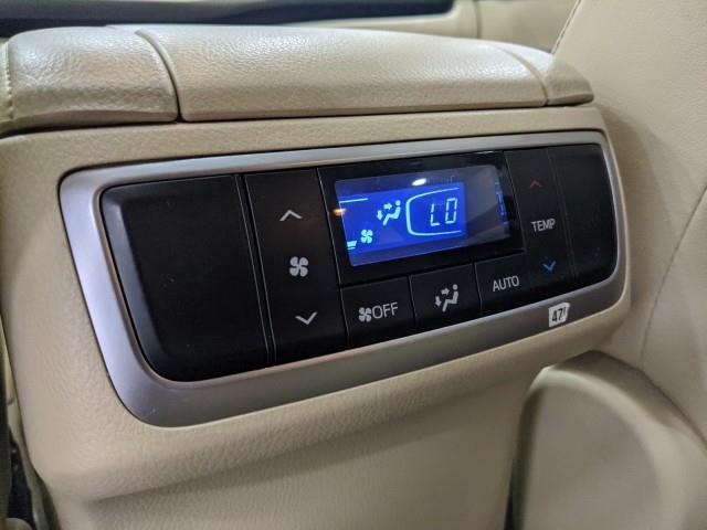 2019 Toyota Highlander Hybrid XLE AWD w/ Navi & rearCam, available for sale in Maple Shade, New Jersey | Car Revolution. Maple Shade, New Jersey 2019 Toyota Highlander Hybrid XLE AWD w/ Navi & rearCam, available for sale in Maple Shade, New Jersey | Car Revolution. Maple Shade, New Jersey