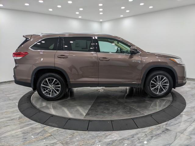 2019 Toyota Highlander Hybrid XLE AWD w/ Navi & rearCam, available for sale in Maple Shade, New Jersey | Car Revolution. Maple Shade, New Jersey 2019 Toyota Highlander Hybrid XLE AWD w/ Navi & rearCam, available for sale in Maple Shade, New Jersey | Car Revolution. Maple Shade, New Jersey