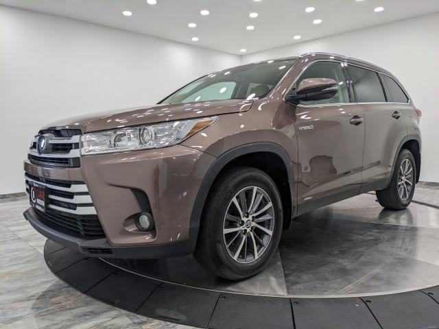 2019 Toyota Highlander Hybrid XLE AWD w/ Navi & rearCam, available for sale in Maple Shade, New Jersey | Car Revolution. Maple Shade, New Jersey 2019 Toyota Highlander Hybrid XLE AWD w/ Navi & rearCam, available for sale in Maple Shade, New Jersey | Car Revolution. Maple Shade, New Jersey