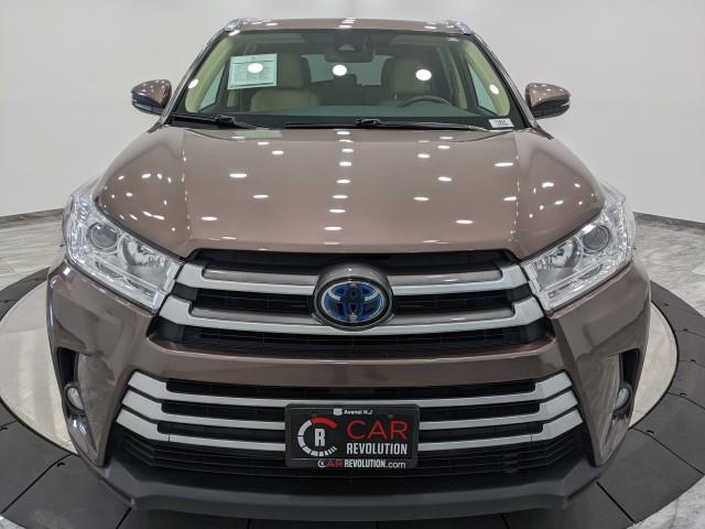 2019 Toyota Highlander Hybrid XLE AWD w/ Navi & rearCam, available for sale in Maple Shade, New Jersey | Car Revolution. Maple Shade, New Jersey 2019 Toyota Highlander Hybrid XLE AWD w/ Navi & rearCam, available for sale in Maple Shade, New Jersey | Car Revolution. Maple Shade, New Jersey