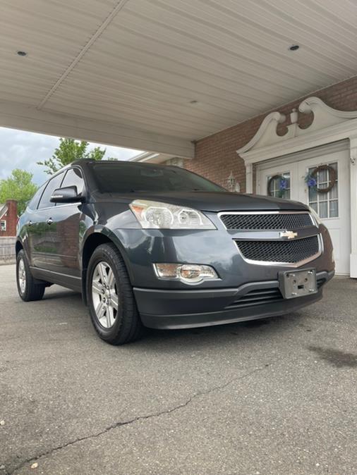 2011 Chevrolet Traverse AWD 4dr LT w/1LT, available for sale in New Britain, Connecticut | Supreme Automotive. New Britain, Connecticut