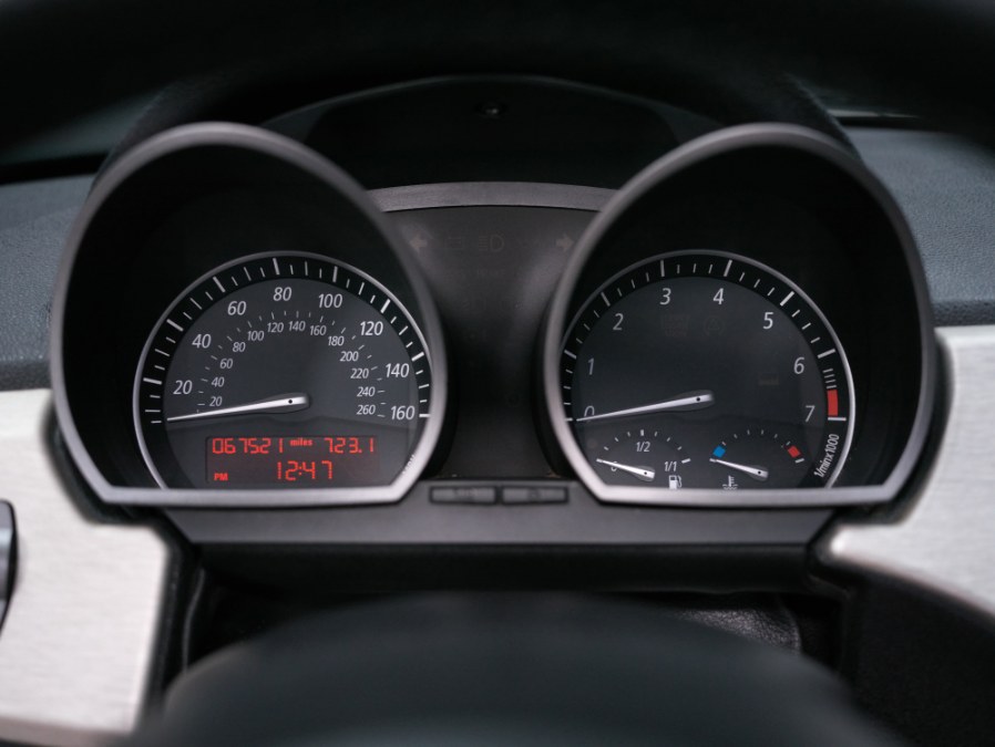 2003 BMW Z4 Z4 2dr Roadster 2.5i, available for sale in North Salem, New York | Meccanic Shop North Inc. North Salem, New York 2003 BMW Z4 Z4 2dr Roadster 2.5i, available for sale in North Salem, New York | Meccanic Shop North Inc. North Salem, New York