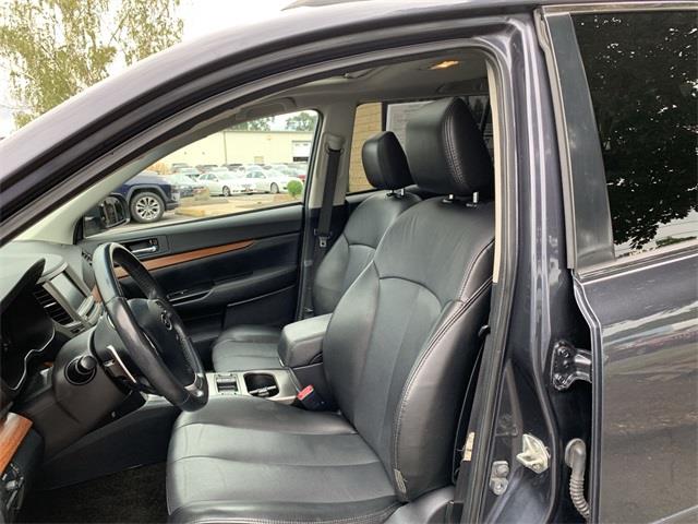 2013 Subaru Outback 3.6R, available for sale in Stratford, Connecticut | Wiz Leasing Inc. Stratford, Connecticut 2013 Subaru Outback 3.6R, available for sale in Stratford, Connecticut | Wiz Leasing Inc. Stratford, Connecticut