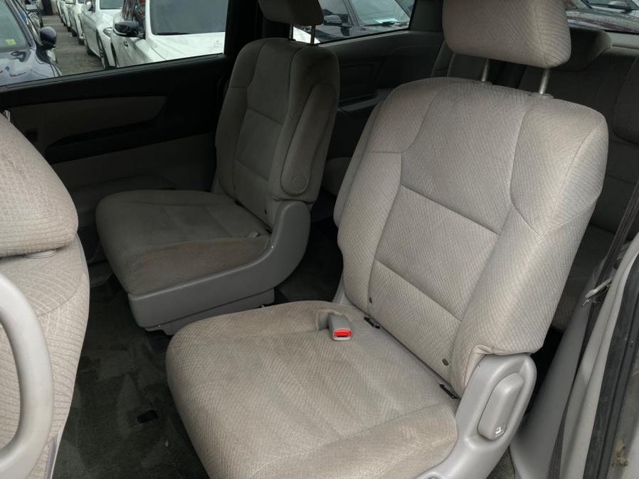2016 Honda Odyssey 5dr LX, available for sale in Brooklyn, New York | Carsbuck Inc.. Brooklyn, New York 2016 Honda Odyssey 5dr LX, available for sale in Brooklyn, New York | Carsbuck Inc.. Brooklyn, New York
