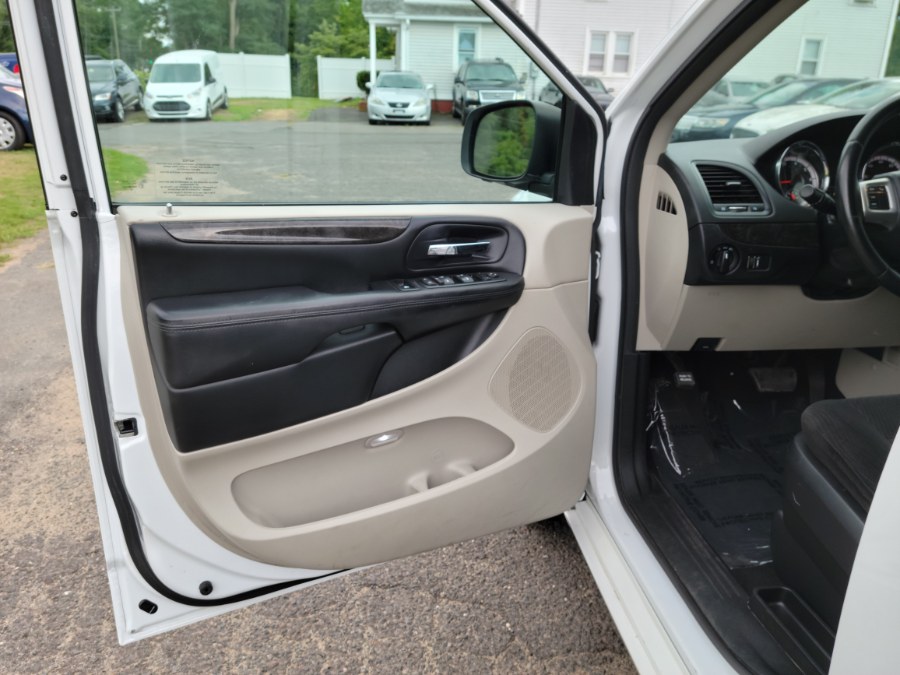 Used Dodge Grand Caravan 4dr Wgn American Value Pkg 2016 | Toro Auto. East Windsor, Connecticut Used Dodge Grand Caravan 4dr Wgn American Value Pkg 2016 | Toro Auto. East Windsor, Connecticut