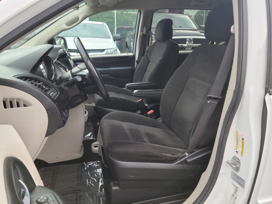 Used Dodge Grand Caravan 4dr Wgn American Value Pkg 2016 | Toro Auto. East Windsor, Connecticut Used Dodge Grand Caravan 4dr Wgn American Value Pkg 2016 | Toro Auto. East Windsor, Connecticut